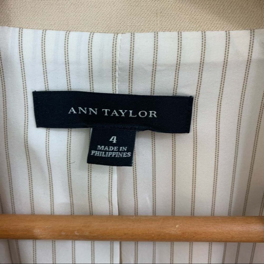Ann Taylor Beige Women's Tailored Blazer - Picture 5 of 6